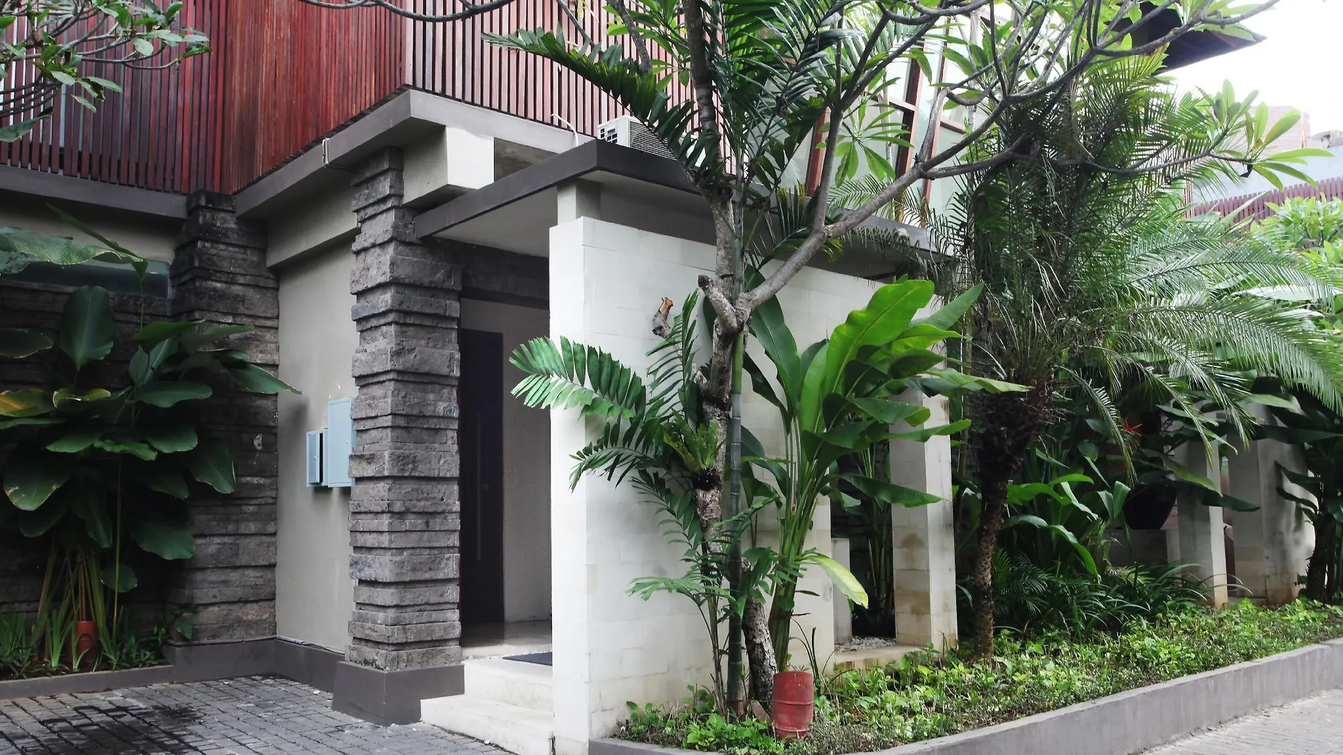 Kanishka Villas Семиньяк
